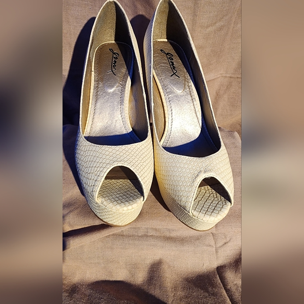 Gomax Platform Stilettos Pre-Loved - image 3